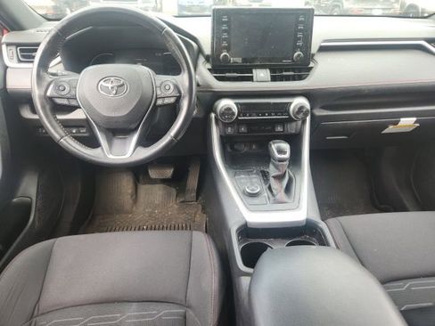 Used 2021 Toyota RAV4 SE w/ Weather & Moonroof Package AWD/4WD image 7