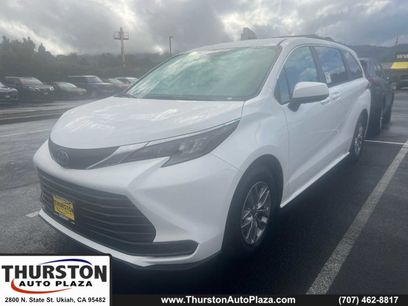 New 2025 Toyota Sienna LE