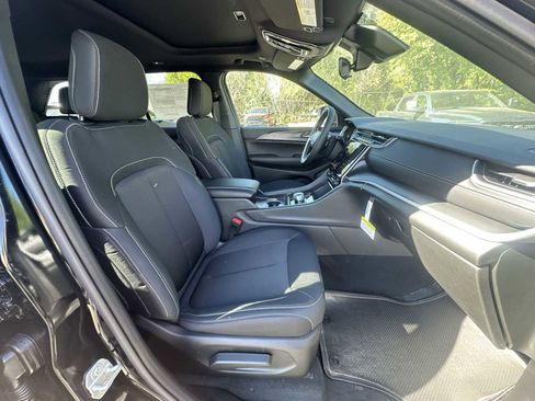 New 2025 Jeep Grand Cherokee Laredo X image 24