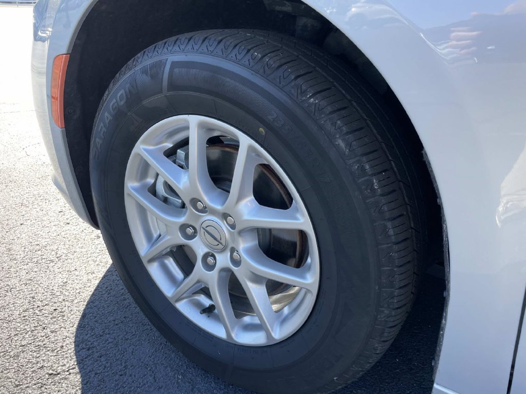 Used 2024 Chrysler Pacifica Touring-L FWD image 29