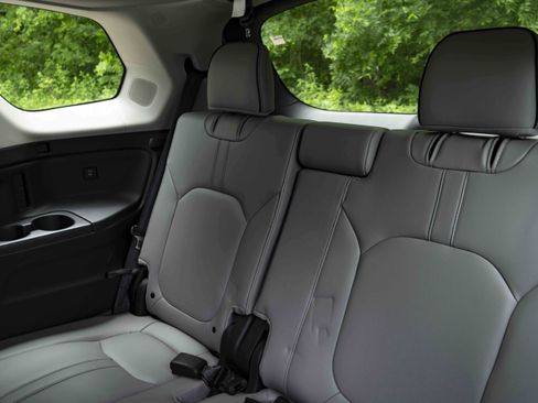 Certified 2025 Honda Pilot Elite image 19