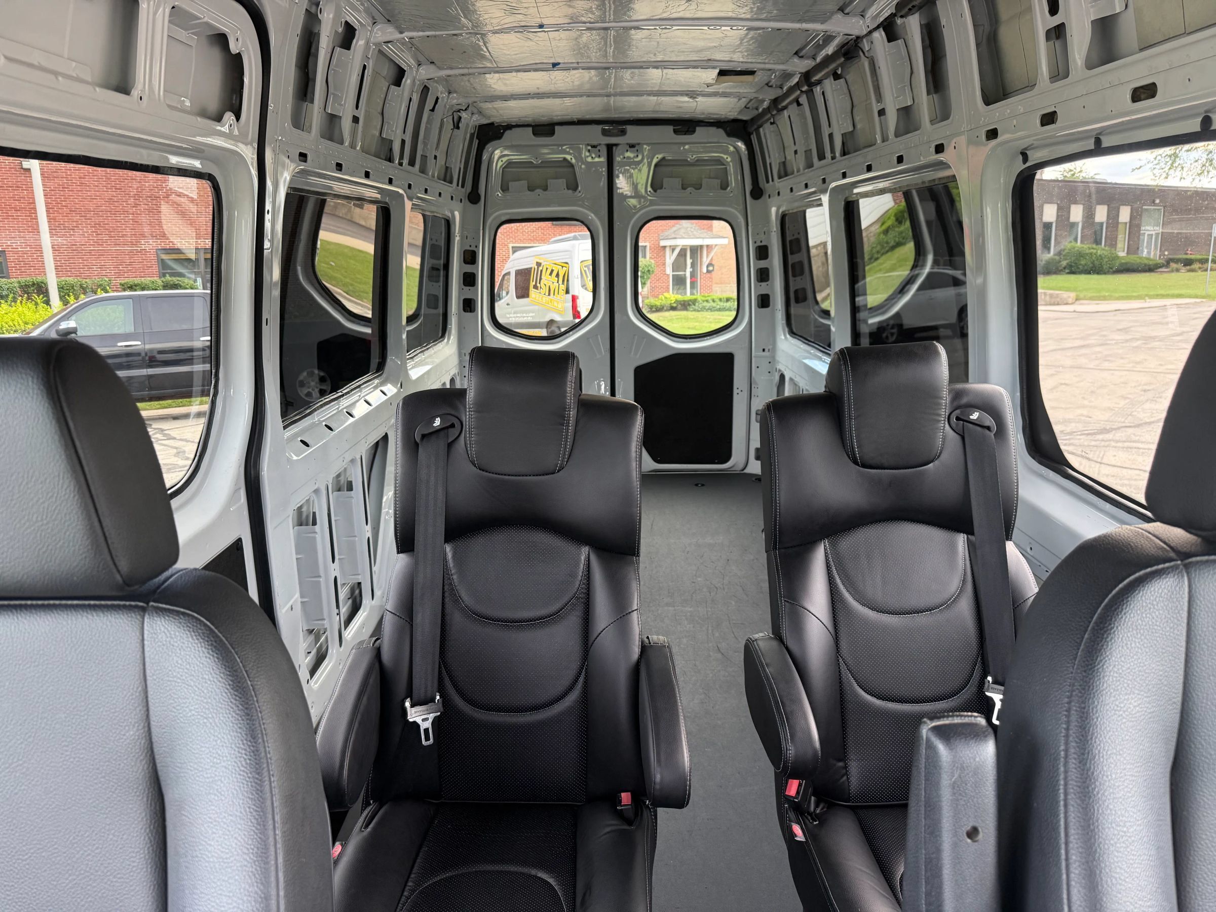 Used 2021 Mercedes-Benz Sprinter 2500 w/ Driver Convenience Package image 21