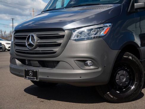 Used 2025 Mercedes-Benz Sprinter 2500 image 11