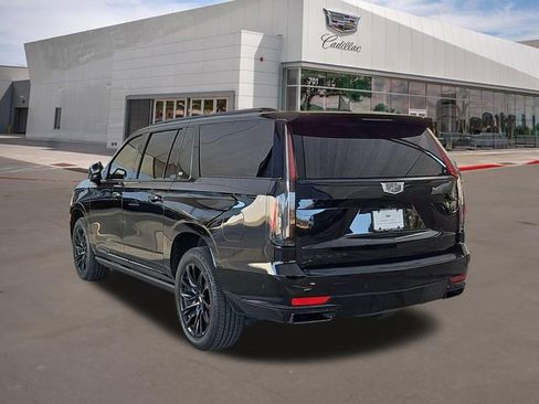 Used 2022 Cadillac Escalade ESV Sport Platinum w/ LPO, ONYX Package image 5