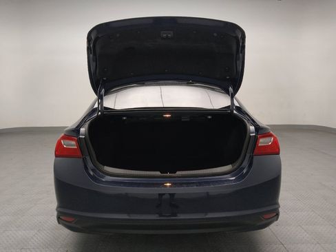 Used 2017 Chevrolet Malibu LT image 29