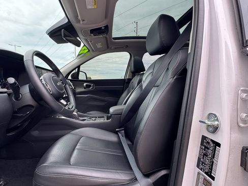 Used 2023 Kia Sorento S w/ Panoramic Sunroof Package AWD/4WD image 21