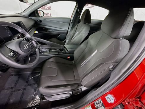 Certified 2025 Hyundai Elantra Sport image 24