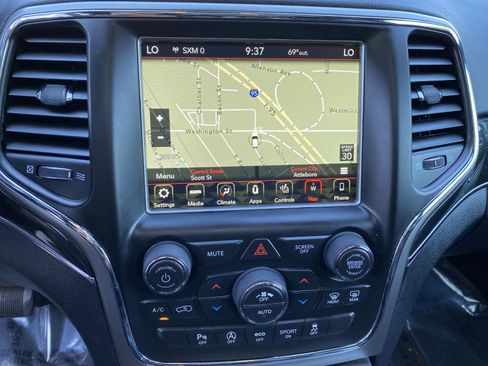 Used 2018 Jeep Grand Cherokee Trailhawk w/ Trailhawk Luxury Group image 12