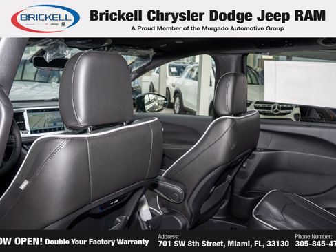 New 2026 Chrysler Pacifica Limited FWD image 18