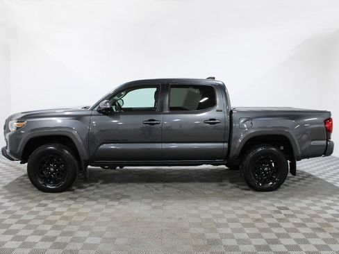 Certified 2022 Toyota Tacoma SR5 image 3