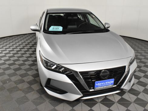 Used 2023 Nissan Sentra SV image 3