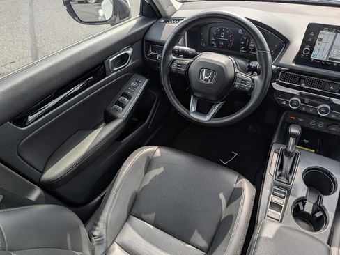 Used 2023 Honda Civic Touring image 10