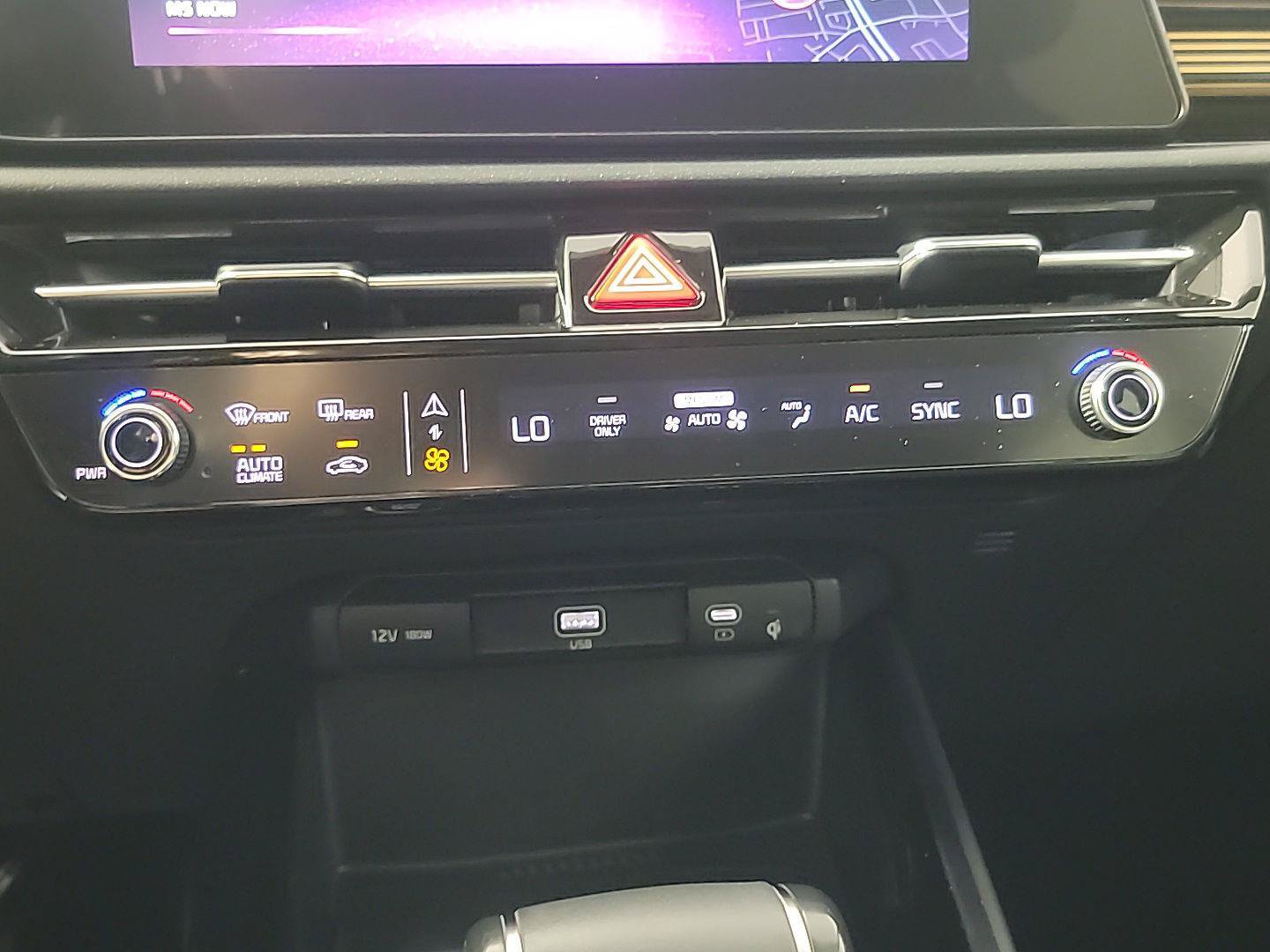 Certified 2024 Kia Niro EX FWD image 30