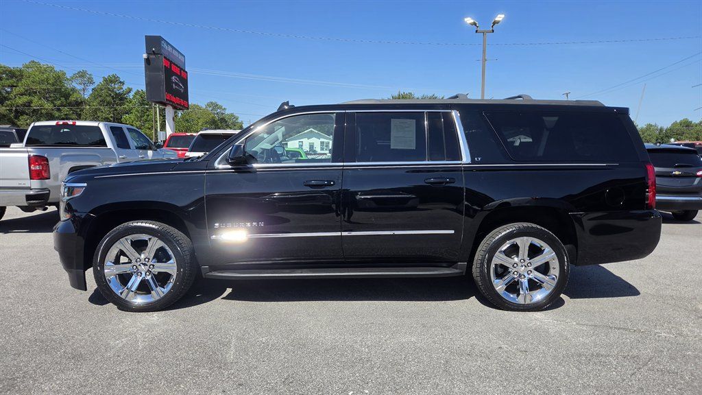 Used 2020 Chevrolet Suburban LT AWD/4WD image 3