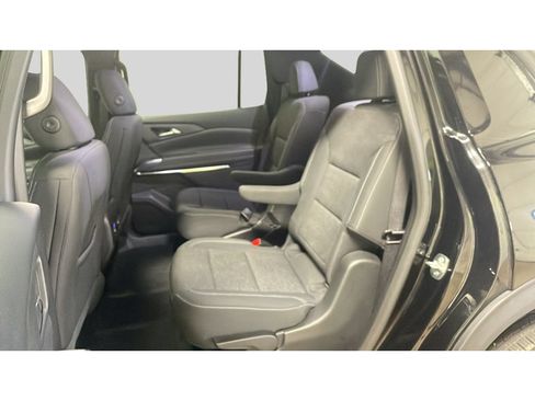 Used 2025 Chevrolet Traverse LT w/ Midnight/Sport Edition AWD/4WD image 16