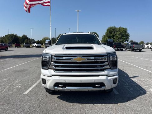 Used 2025 Chevrolet Silverado 3500 High Country w/ High Country Premium Package AWD/4WD image 2