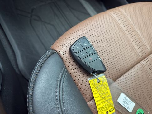 Used 2023 Chevrolet Silverado 1500 High Country w/ High Country Premium Package image 19