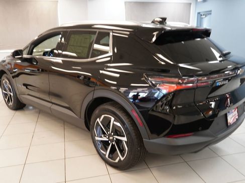 New 2026 Chevrolet Equinox EV LT FWD image 11