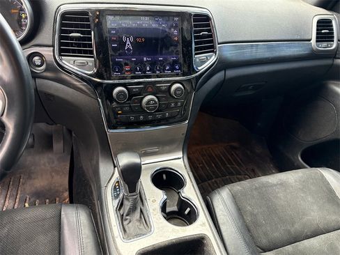Used 2019 Jeep Grand Cherokee Altitude image 6