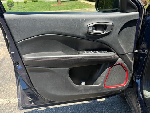 Used 2019 Jeep Compass Trailhawk AWD/4WD image 11