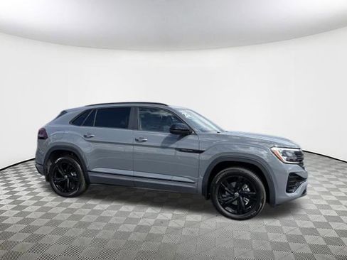 Used 2025 Volkswagen Atlas Cross Sport SEL R-Line image 7