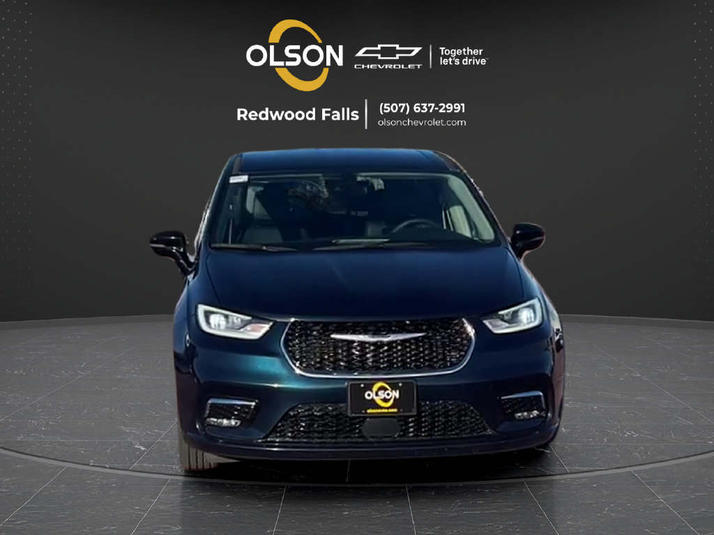 Used 2024 Chrysler Pacifica Touring-L FWD image 8