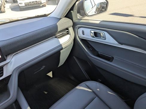 New 2026 Ford Explorer Active w/ Active Comfort Package image 19