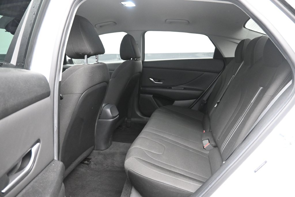Used 2023 Hyundai Elantra SEL w/ Convenience Package FWD image 27