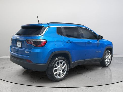 Used 2024 Jeep Compass Latitude AWD/4WD image 7