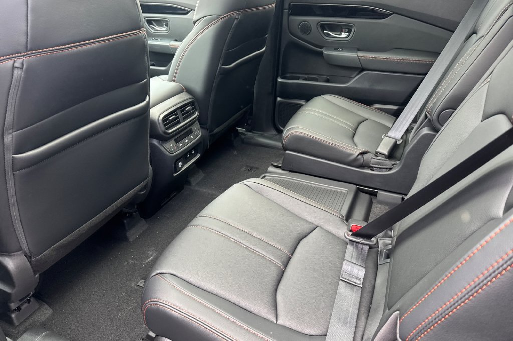 New 2026 Honda Pilot TrailSport image 12