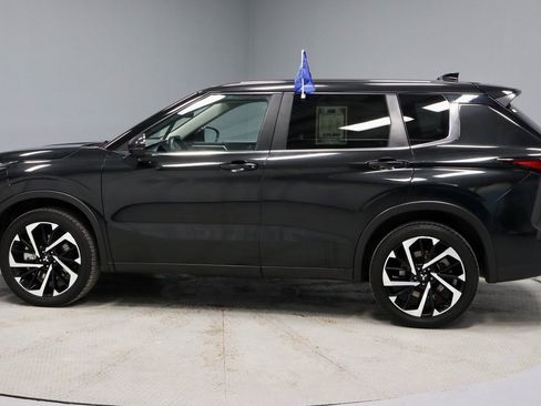 Used 2023 Mitsubishi Outlander SE image 10