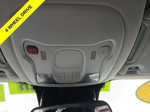 Certified 2023 Jeep Renegade Latitude AWD/4WD image 14