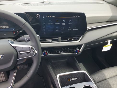 New 2026 Chevrolet Equinox LT w/ Convenience Package II image 24