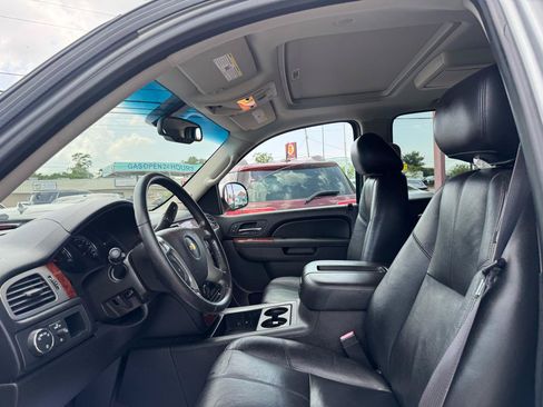 Used 2013 Chevrolet Tahoe LT w/ Luxury Package RWD image 7