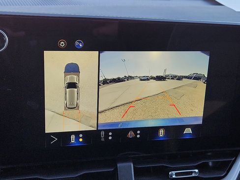 Used 2025 Chevrolet Equinox LT w/ Convenience Package II image 8