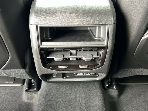 New 2025 Jeep Grand Cherokee Altitude image 25