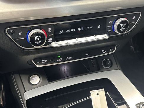 Certified 2024 Audi Q5 e Premium Plus image 19