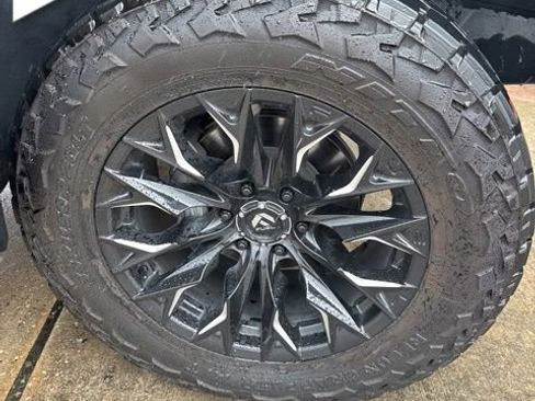 Used 2023 GMC Sierra 1500 AT4X AWD/4WD image 4
