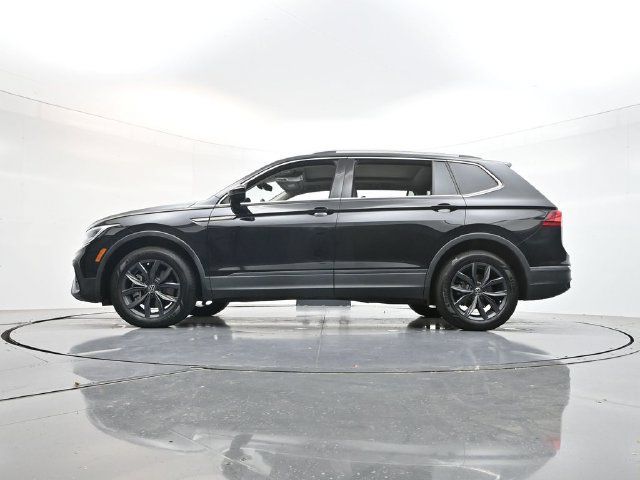Used 2023 Volkswagen Tiguan SE FWD image 49