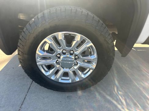 Certified 2023 GMC Sierra 2500 Denali w/ Denali Ultimate Package AWD/4WD image 35