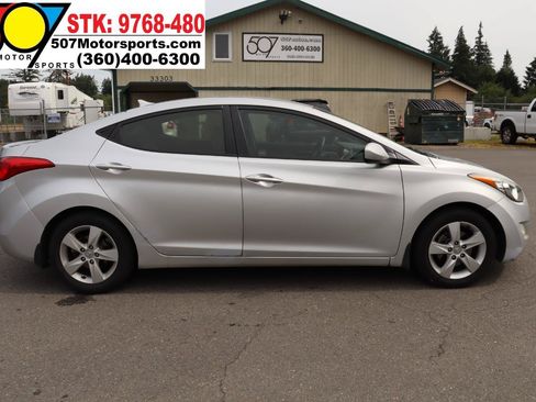 Used 2012 Hyundai Elantra GLS w/ Preferred Pkg 3 FWD image 10