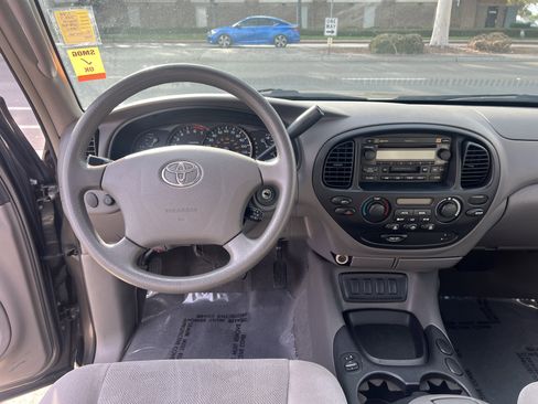 Used 2007 Toyota Sequoia SR5 image 19