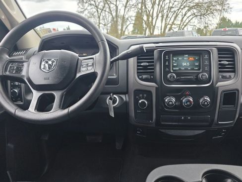 Used 2017 RAM 1500 ST w/ SXT Appearance Group image 10