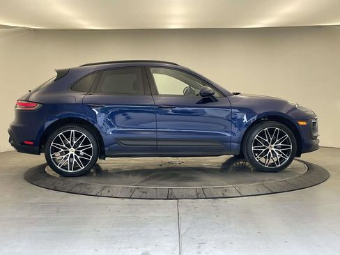 Certified 2022 Porsche Macan AWD/4WD image 8
