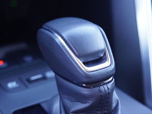 Certified 2024 Toyota Venza LE image 33