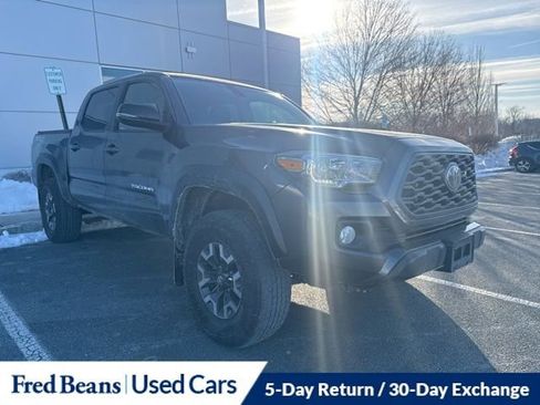 Used 2023 Toyota Tacoma TRD Off-Road image 1