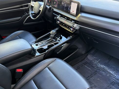 Used 2025 Kia Telluride S AWD/4WD image 17