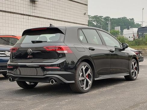 New 2026 Volkswagen GTI SE FWD image 3