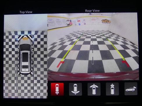 Used 2023 Chrysler Pacifica Limited image 11