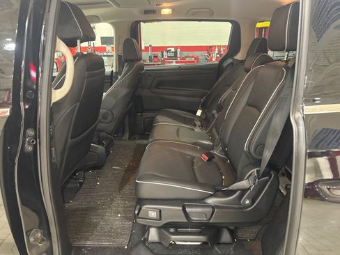 Used 2025 Honda Odyssey Elite image 8